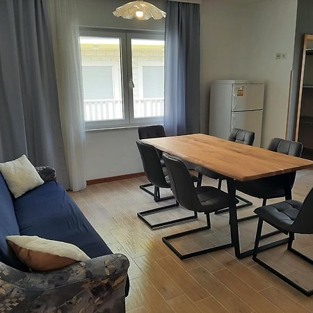 Apartments Tina Omis Bilik gambar