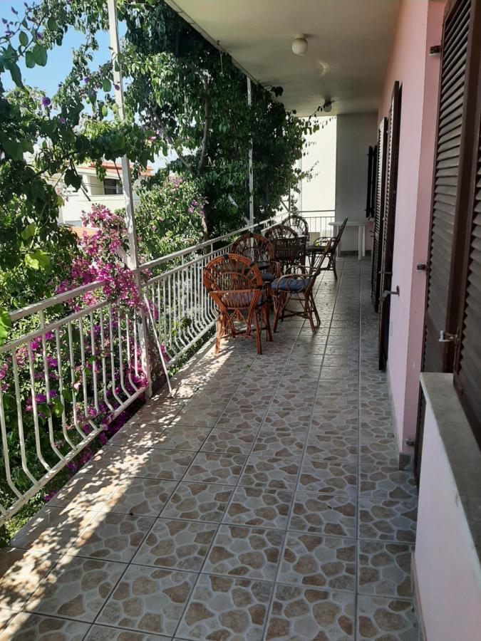 Apartments Tina Omis Luaran gambar