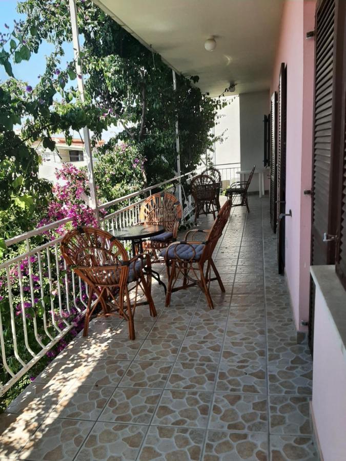 Apartments Tina Omis Luaran gambar