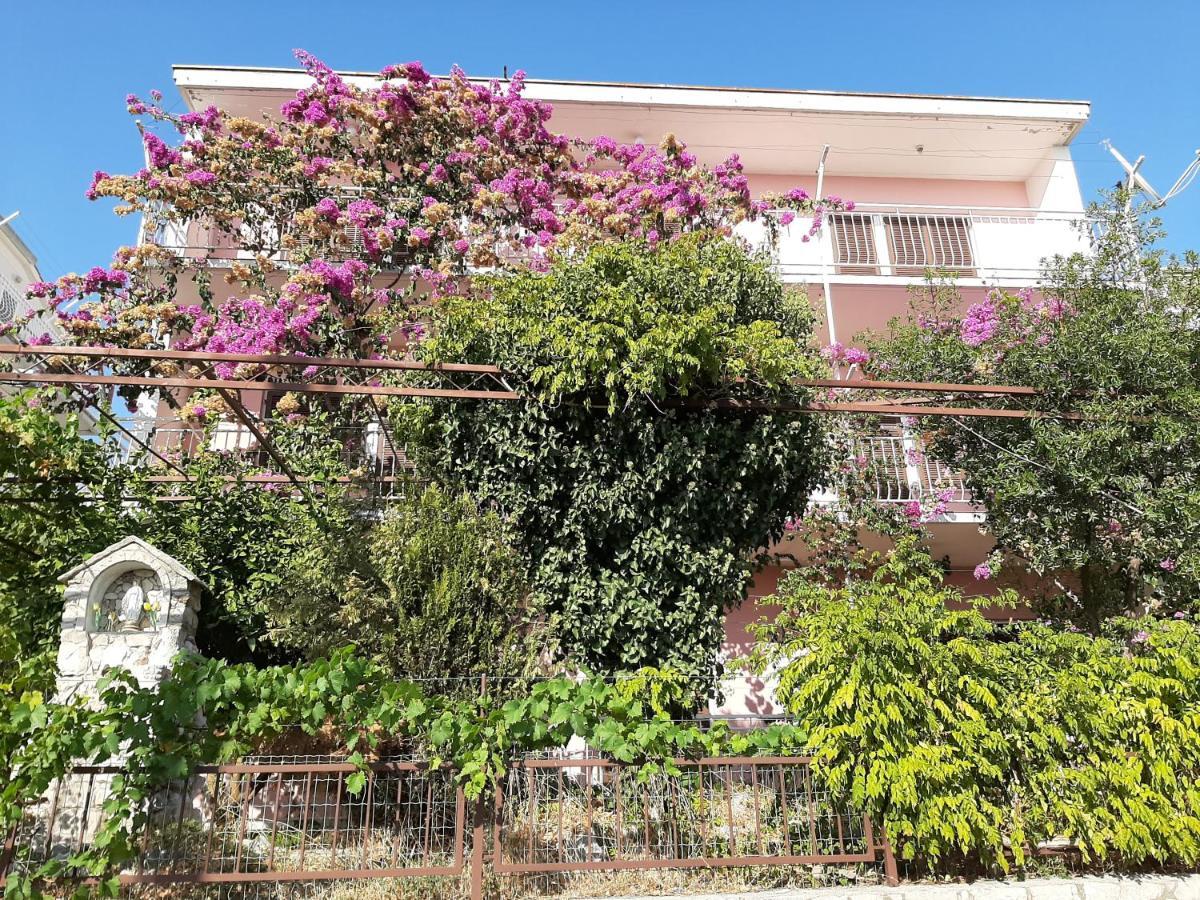 Apartments Tina Omis Luaran gambar