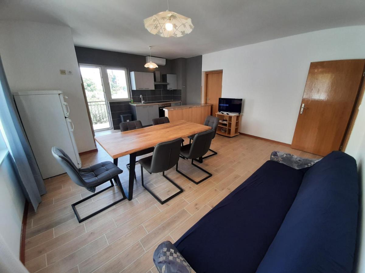 Apartments Tina Omis Luaran gambar