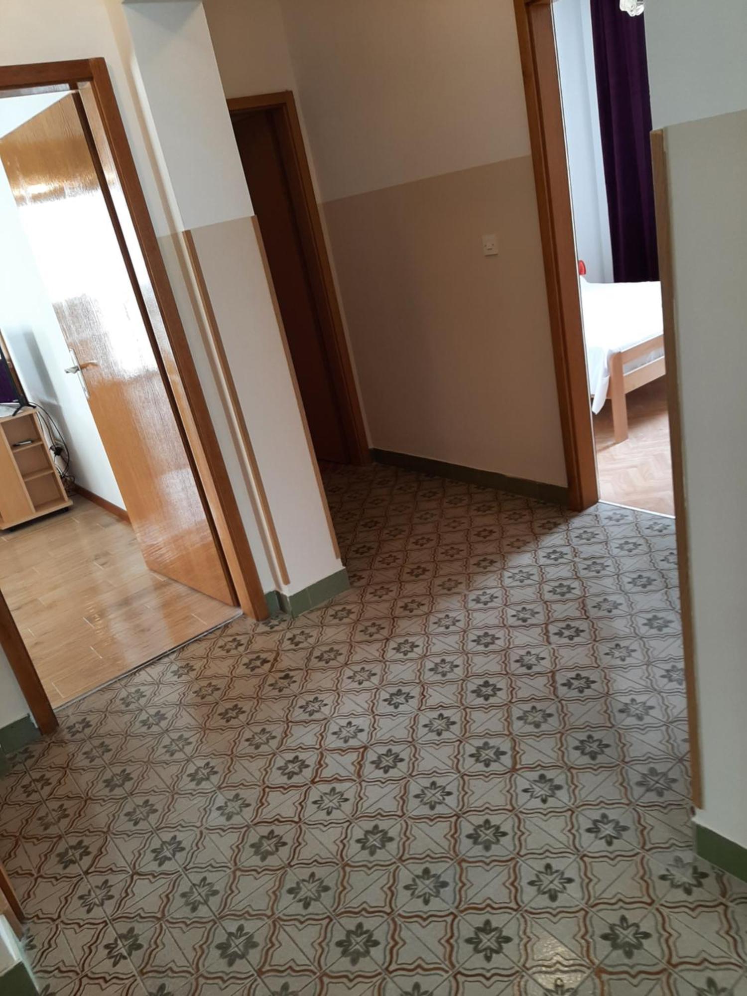Apartments Tina Omis Bilik gambar