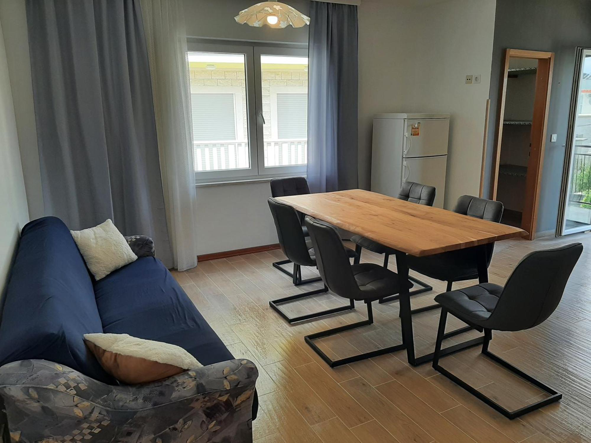 Apartments Tina Omis Bilik gambar